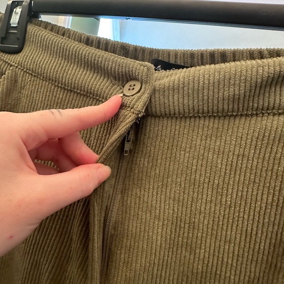 NWT GREEN CORDUROYS - Picture 2 of 6